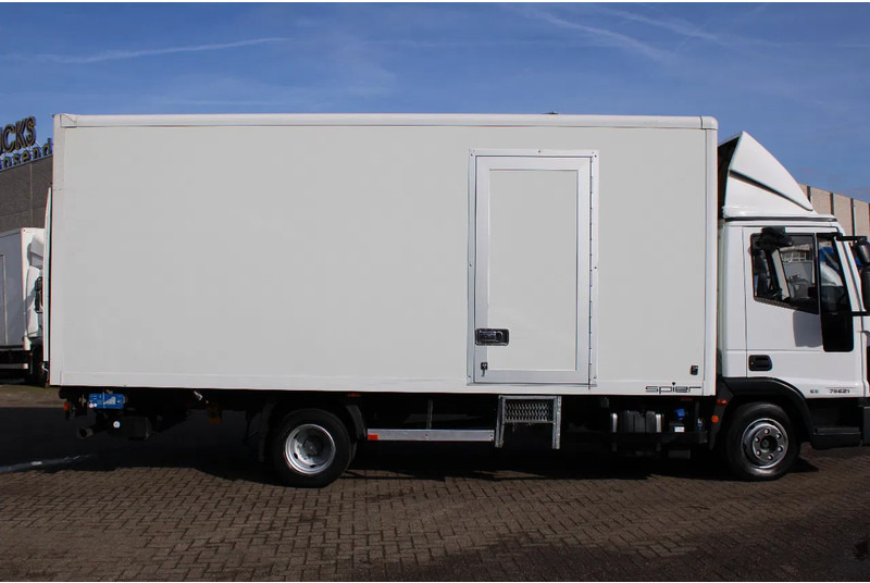 Iveco Eurocargo 75E21 + euro 6 + manual + 7.5t - משאית תיבה: תמונה 5 Iveco Eurocargo 75E21 + euro 6 + manual + 7.5t - משאית תיבה: תמונה 5