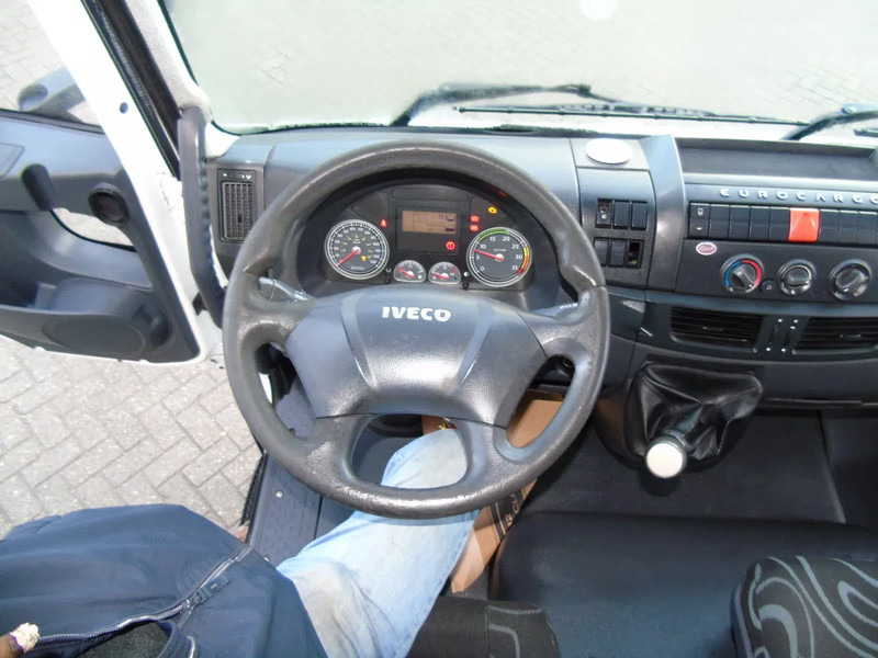 Iveco Eurocargo 80E18 + 3 SEATS - משאית תיבה: תמונה 4 Iveco Eurocargo 80E18 + 3 SEATS - משאית תיבה: תמונה 4