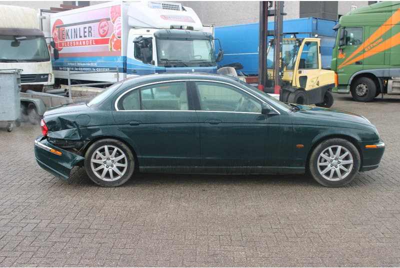 Jaguar S-TYPE 3.0 V6 EXECUTIVE +EURO 3 - סדאן: תמונה 4 Jaguar S-TYPE 3.0 V6 EXECUTIVE +EURO 3 - סדאן: תמונה 4