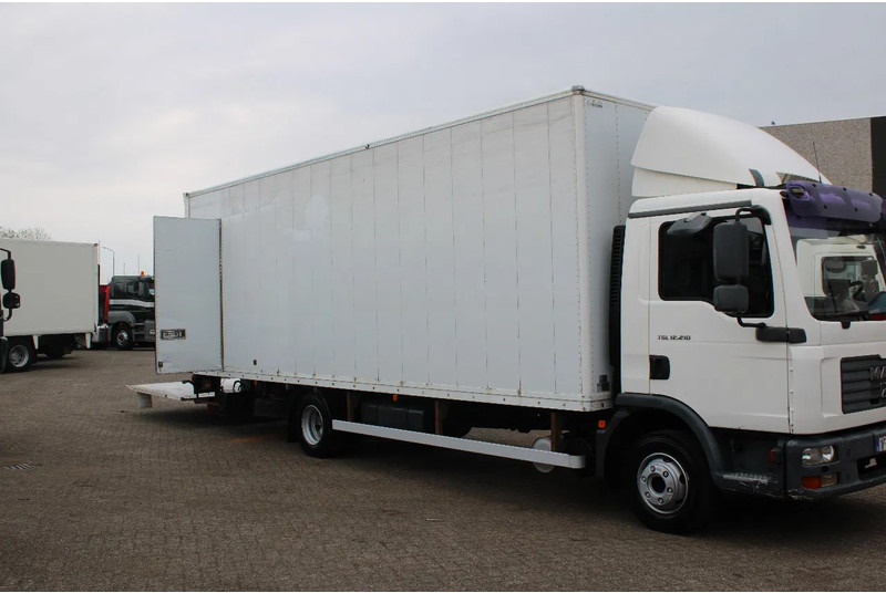 MAN TGL 12.210 + LIFT + MANUAL - משאית תיבה: תמונה 3 MAN TGL 12.210 + LIFT + MANUAL - משאית תיבה: תמונה 3