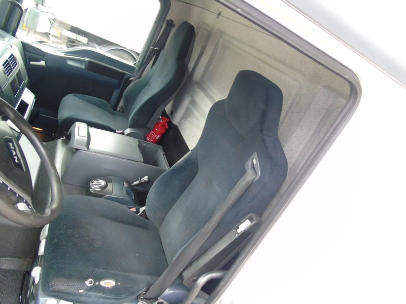 MAN TGL 12.250 + EURO 5 + LIFT - משאית תיבה: תמונה 2 MAN TGL 12.250 + EURO 5 + LIFT - משאית תיבה: תמונה 2