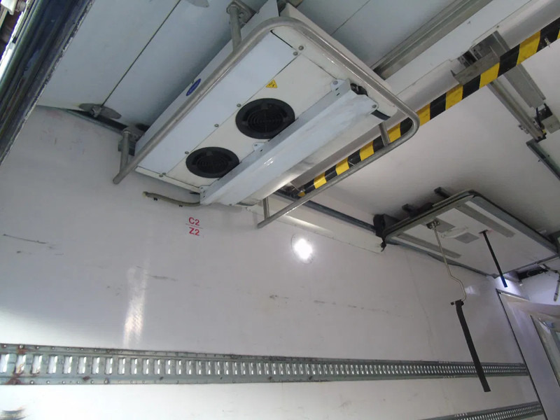 Mercedes-Benz Antos 1932 + EURO 6 + CARRIER + LIFT - משאית קירור: תמונה 5 Mercedes-Benz Antos 1932 + EURO 6 + CARRIER + LIFT - משאית קירור: תמונה 5