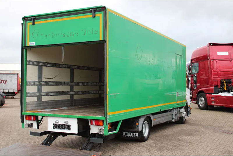 Mercedes-Benz Atego 1018 + LIFT - משאית תיבה: תמונה 4 Mercedes-Benz Atego 1018 + LIFT - משאית תיבה: תמונה 4