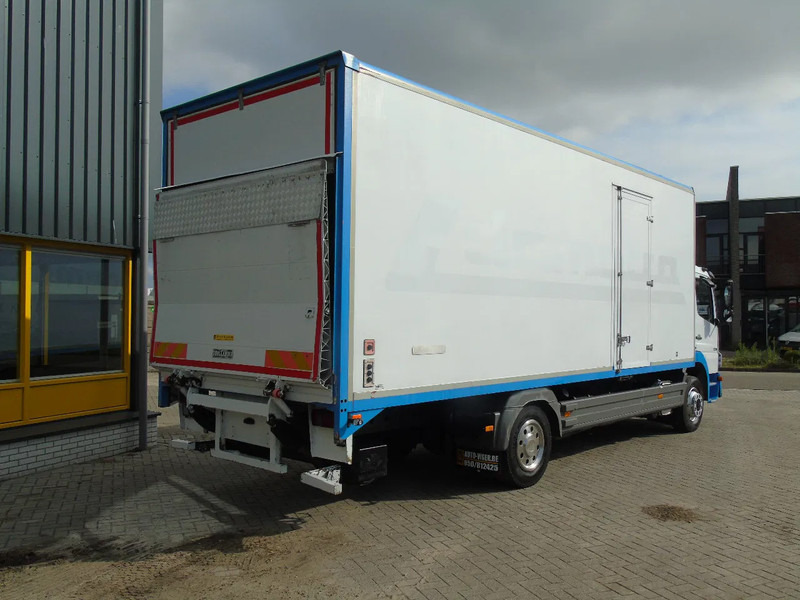Mercedes-Benz Atego 1218 + euro 5 + lift - משאית תיבה: תמונה 4 Mercedes-Benz Atego 1218 + euro 5 + lift - משאית תיבה: תמונה 4