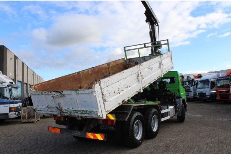 Mercedes-Benz Axor 2633 + TIPPER + HIAB 144 + REMOTE + MANUAL + 6x4 - מזהיר, משאית מנוף: תמונה 4 Mercedes-Benz Axor 2633 + TIPPER + HIAB 144 + REMOTE + MANUAL + 6x4 - מזהיר, משאית מנוף: תמונה 4