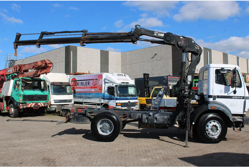 Mercedes-Benz SK 2024 + HIAB 125 + MANUAL - משאית מנוף: תמונה 4 Mercedes-Benz SK 2024 + HIAB 125 + MANUAL - משאית מנוף: תמונה 4