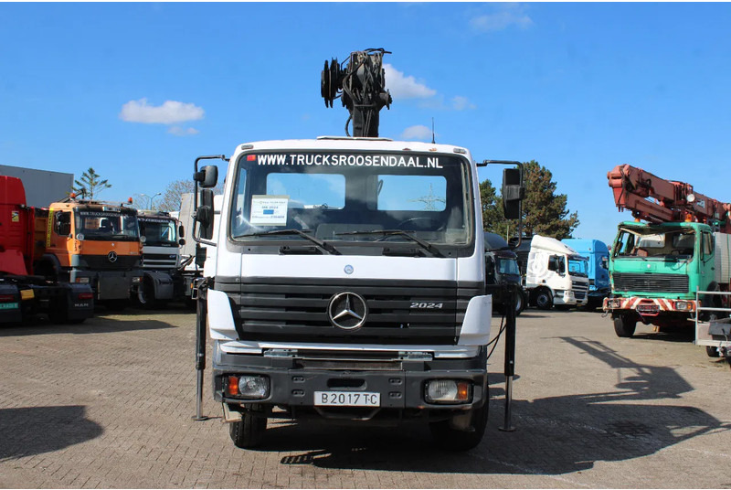 Mercedes-Benz SK 2024 + HIAB 125 + MANUAL - משאית מנוף: תמונה 2 Mercedes-Benz SK 2024 + HIAB 125 + MANUAL - משאית מנוף: תמונה 2