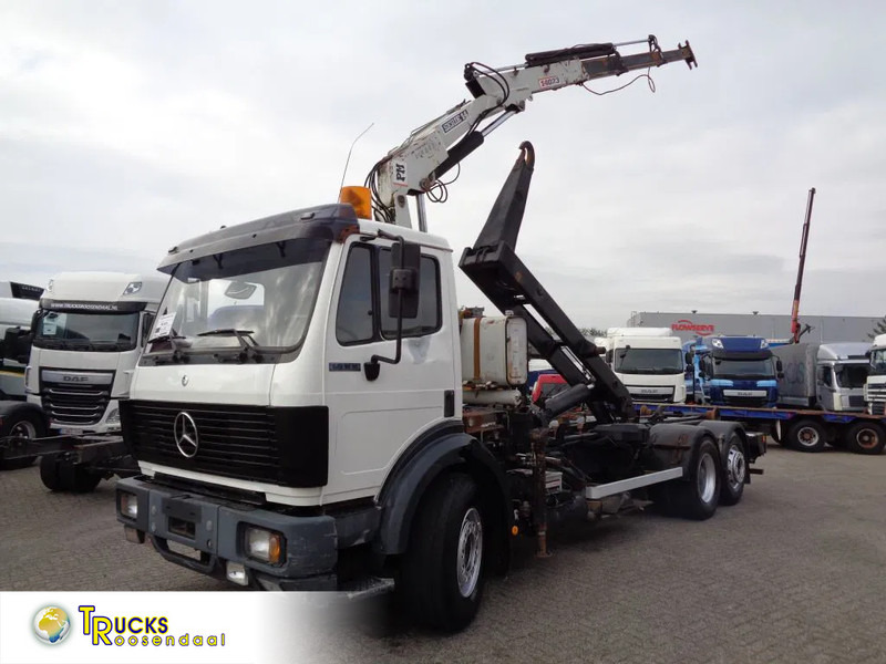 Mercedes-Benz SK 2433 + Semi-Auto + PTO + Serie 14 Crane + 3 pedals - משאית מערכת כבלים, משאית מנוף: תמונה 1 Mercedes-Benz SK 2433 + Semi-Auto + PTO + Serie 14 Crane + 3 pedals - משאית מערכת כבלים, משאית מנוף: תמונה 1