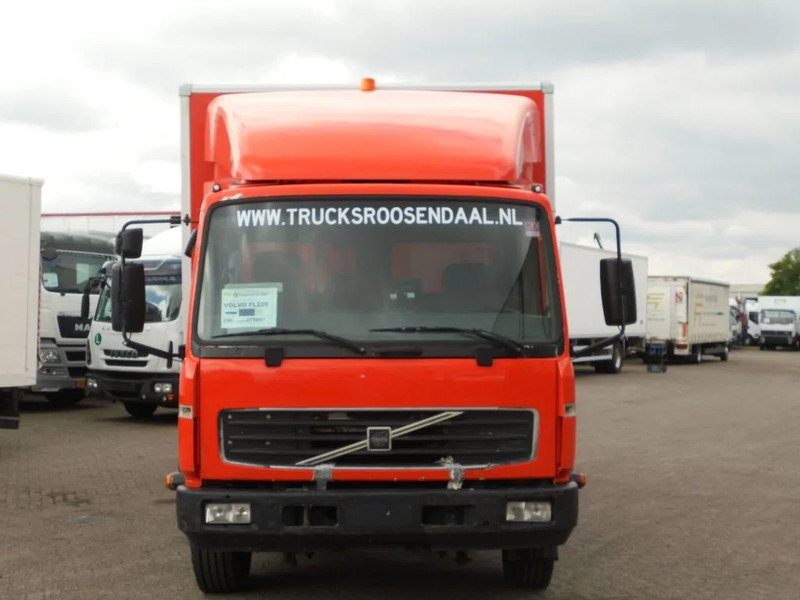 Volvo FL 220 + Manual + HMF 150 crane - משאית צד נופל/ שטוחה: תמונה 2 Volvo FL 220 + Manual + HMF 150 crane - משאית צד נופל/ שטוחה: תמונה 2
