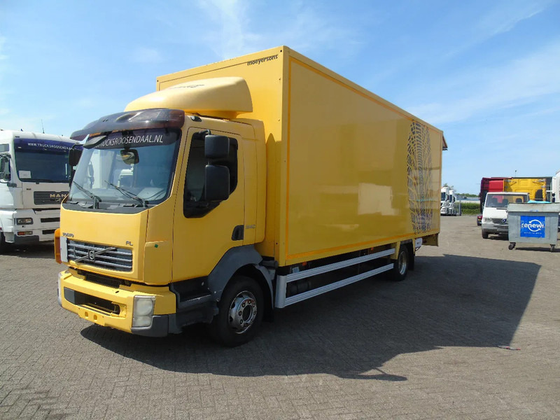 Volvo FL 240 + MANUAL + lift - משאית תיבה: תמונה 2 Volvo FL 240 + MANUAL + lift - משאית תיבה: תמונה 2