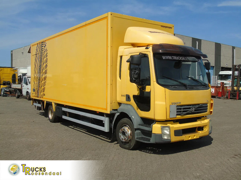 Volvo FL 240 + MANUAL + lift - משאית תיבה: תמונה 1 Volvo FL 240 + MANUAL + lift - משאית תיבה: תמונה 1