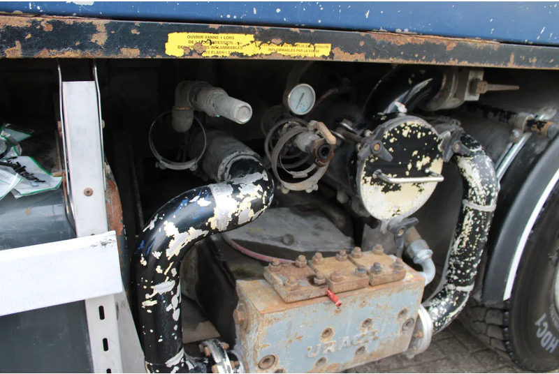 Volvo FM 12.340 + ADR + stokota 14.000L + manual - משאית ואקום: תמונה 5 Volvo FM 12.340 + ADR + stokota 14.000L + manual - משאית ואקום: תמונה 5