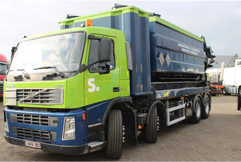 Volvo FM 12.340 + ADR + stokota 14.000L + manual - משאית ואקום: תמונה 3 Volvo FM 12.340 + ADR + stokota 14.000L + manual - משאית ואקום: תמונה 3