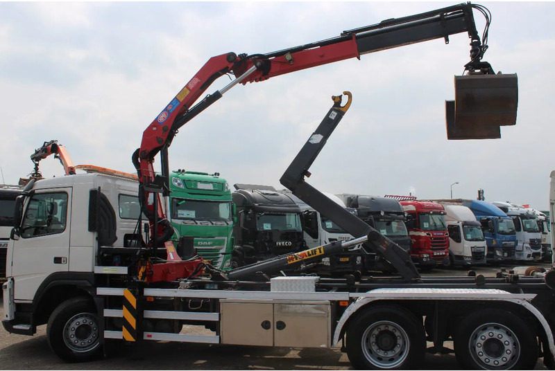 Volvo FM 330 + HMF 1035 + HOOKSYTEM HYVA + EURO 5 + 6X2 - משאית מנוף: תמונה 4 Volvo FM 330 + HMF 1035 + HOOKSYTEM HYVA + EURO 5 + 6X2 - משאית מנוף: תמונה 4