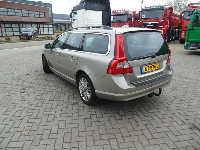 Volvo V70 + manual - האצ'בק: תמונה 4 Volvo V70 + manual - האצ'בק: תמונה 4