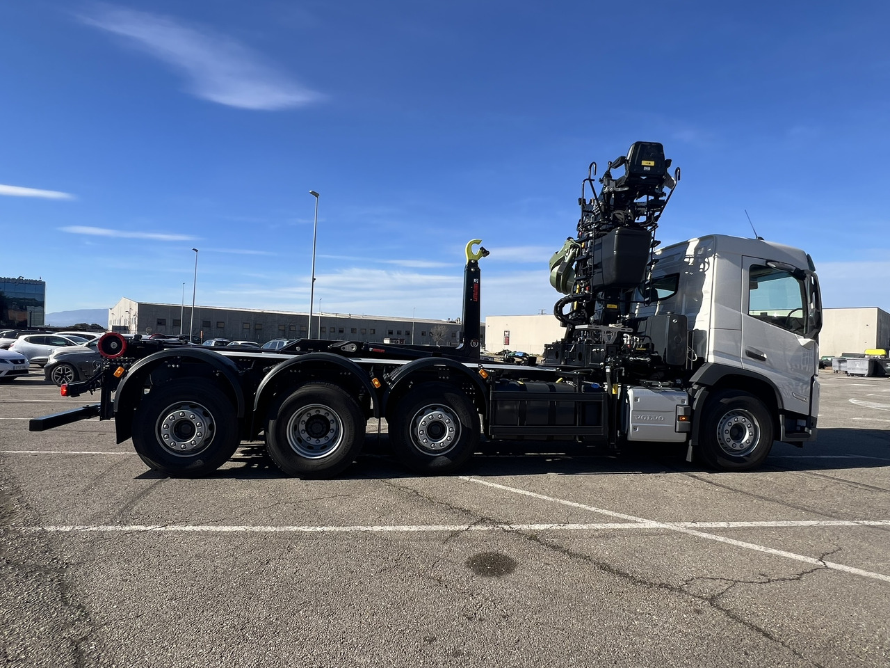 CAMIÓN VOLVO FM - משאית מנוף: תמונה 3 CAMIÓN VOLVO FM - משאית מנוף: תמונה 3