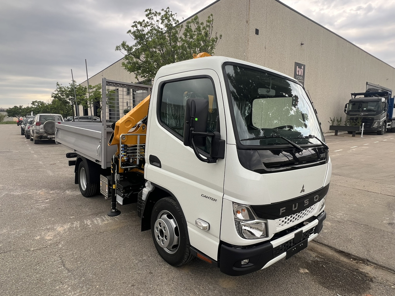 FUSO 35 3S - משאית מנוף: תמונה 3 FUSO 35 3S - משאית מנוף: תמונה 3