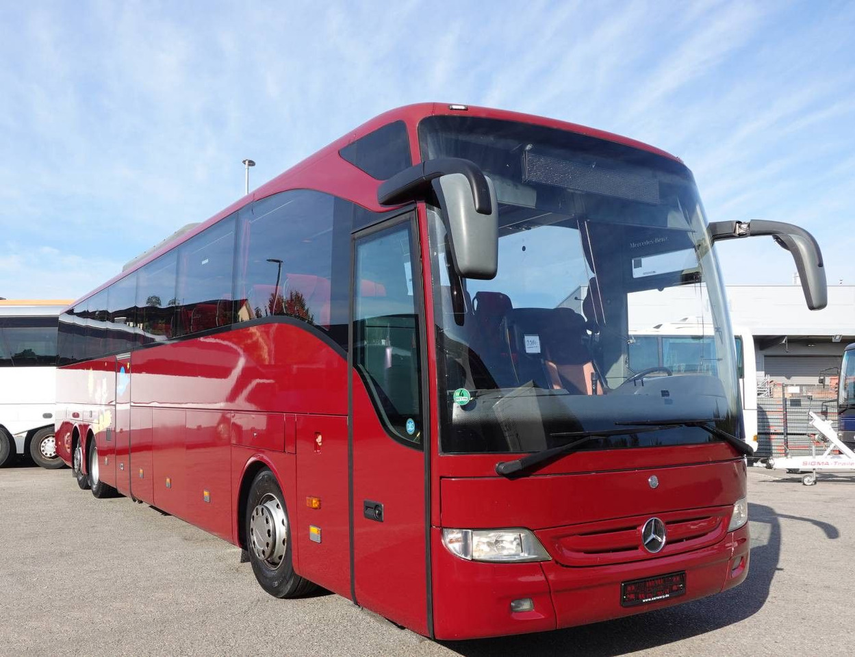 Mercedes-Benz O 350-17 RHDL Tourismo*61 Sitze*EURO5*WC*Travego - אוטובוס בין עירוני: תמונה 1 Mercedes-Benz O 350-17 RHDL Tourismo*61 Sitze*EURO5*WC*Travego - אוטובוס בין עירוני: תמונה 1