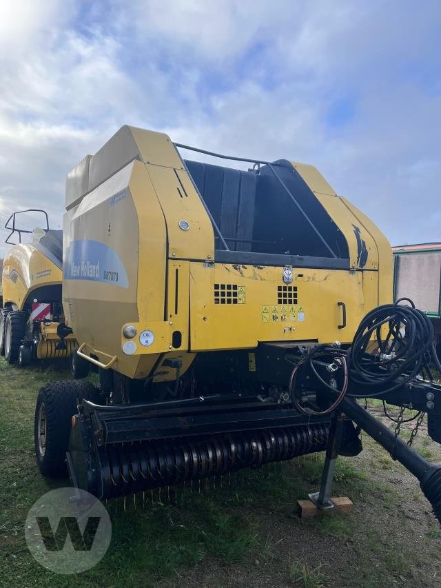 New Holland BR 7070 - מכונת צרור עגולה: תמונה 2 New Holland BR 7070 - מכונת צרור עגולה: תמונה 2