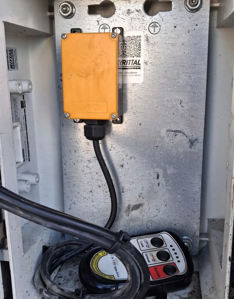 Reisch Ruchoma Podłoga 8mm - סמיטריילר עם רצפת הליכה: תמונה 4 Reisch Ruchoma Podłoga 8mm - סמיטריילר עם רצפת הליכה: תמונה 4