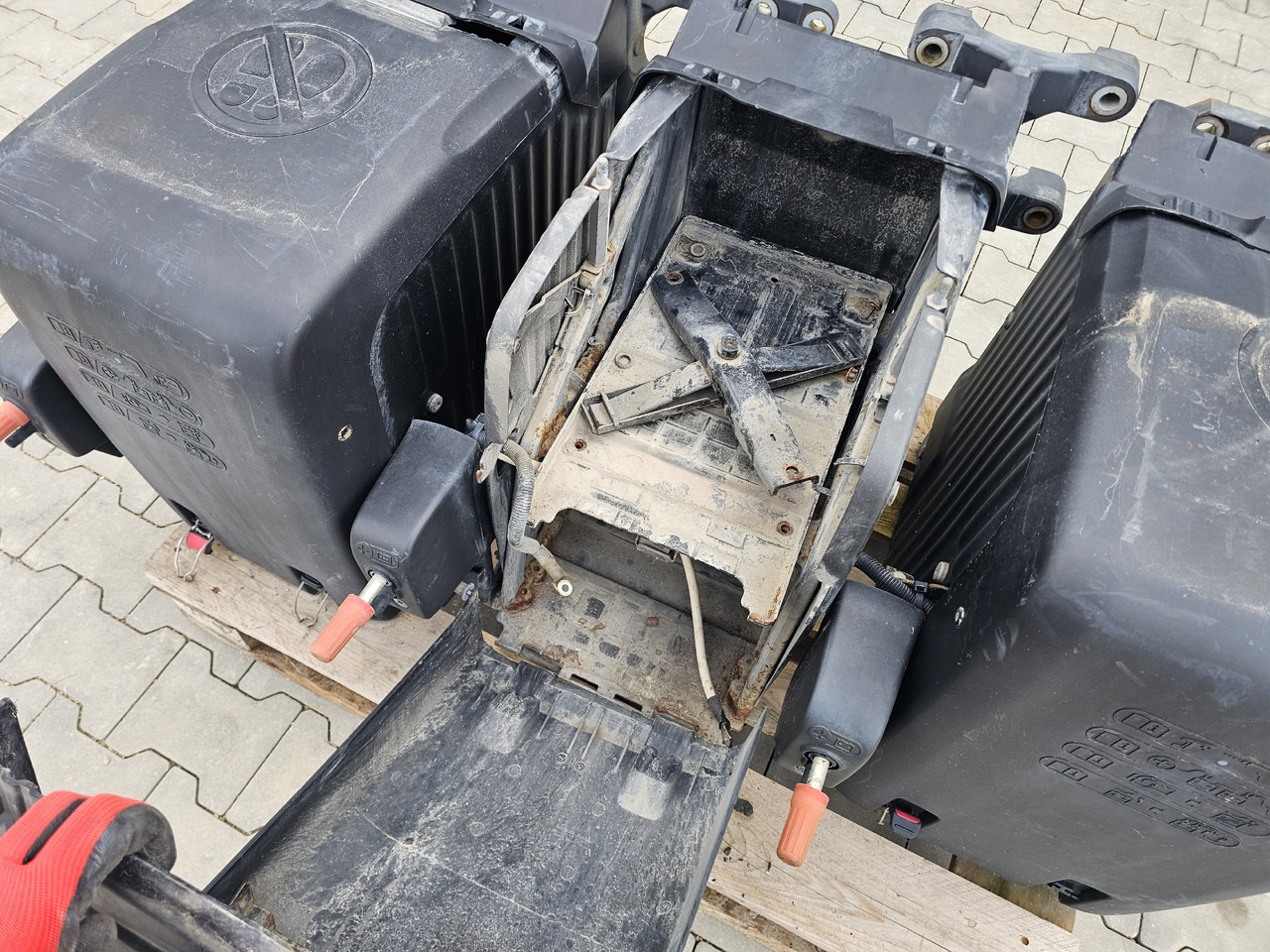 DAF XF106 EURO 6 / VERTICAL BATTERY BOX - מצבר: תמונה 4 DAF XF106 EURO 6 / VERTICAL BATTERY BOX - מצבר: תמונה 4