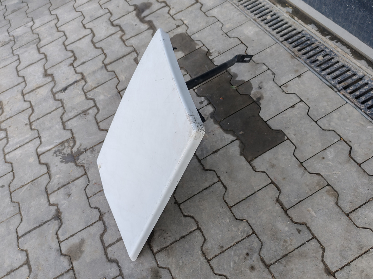 RENAULT RANGE T EURO 6 / HIGH CAB / LEFT SPOILER EXTENDER - אווירודינמיקה/ ספוילר: תמונה 3 RENAULT RANGE T EURO 6 / HIGH CAB / LEFT SPOILER EXTENDER - אווירודינמיקה/ ספוילר: תמונה 3