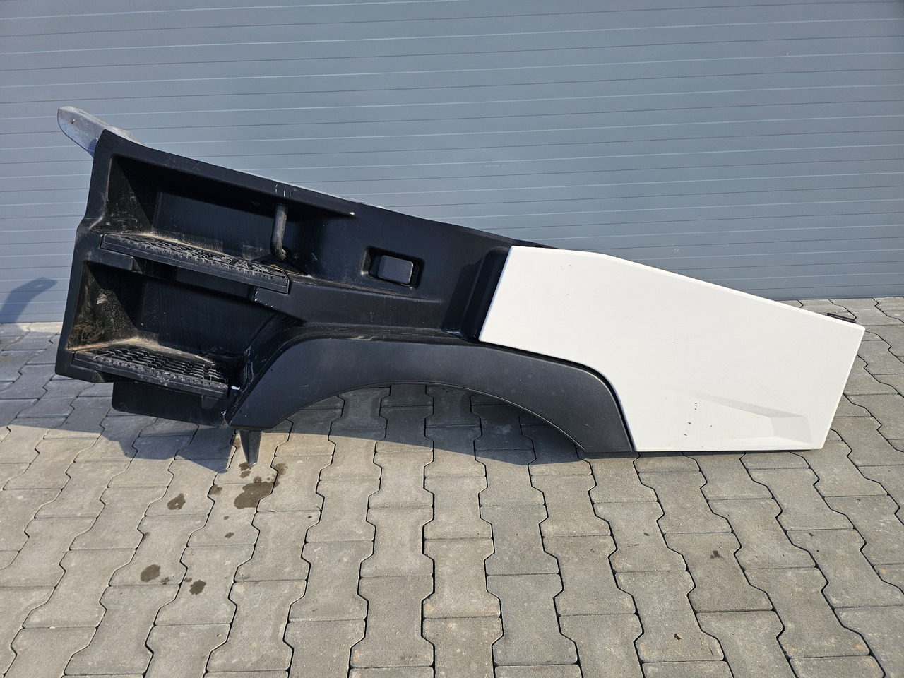 RENAULT RANGE T / HIGH CAB / LEFT FOOTSTEP / 82244459 - צעד: תמונה 2 RENAULT RANGE T / HIGH CAB / LEFT FOOTSTEP / 82244459 - צעד: תמונה 2