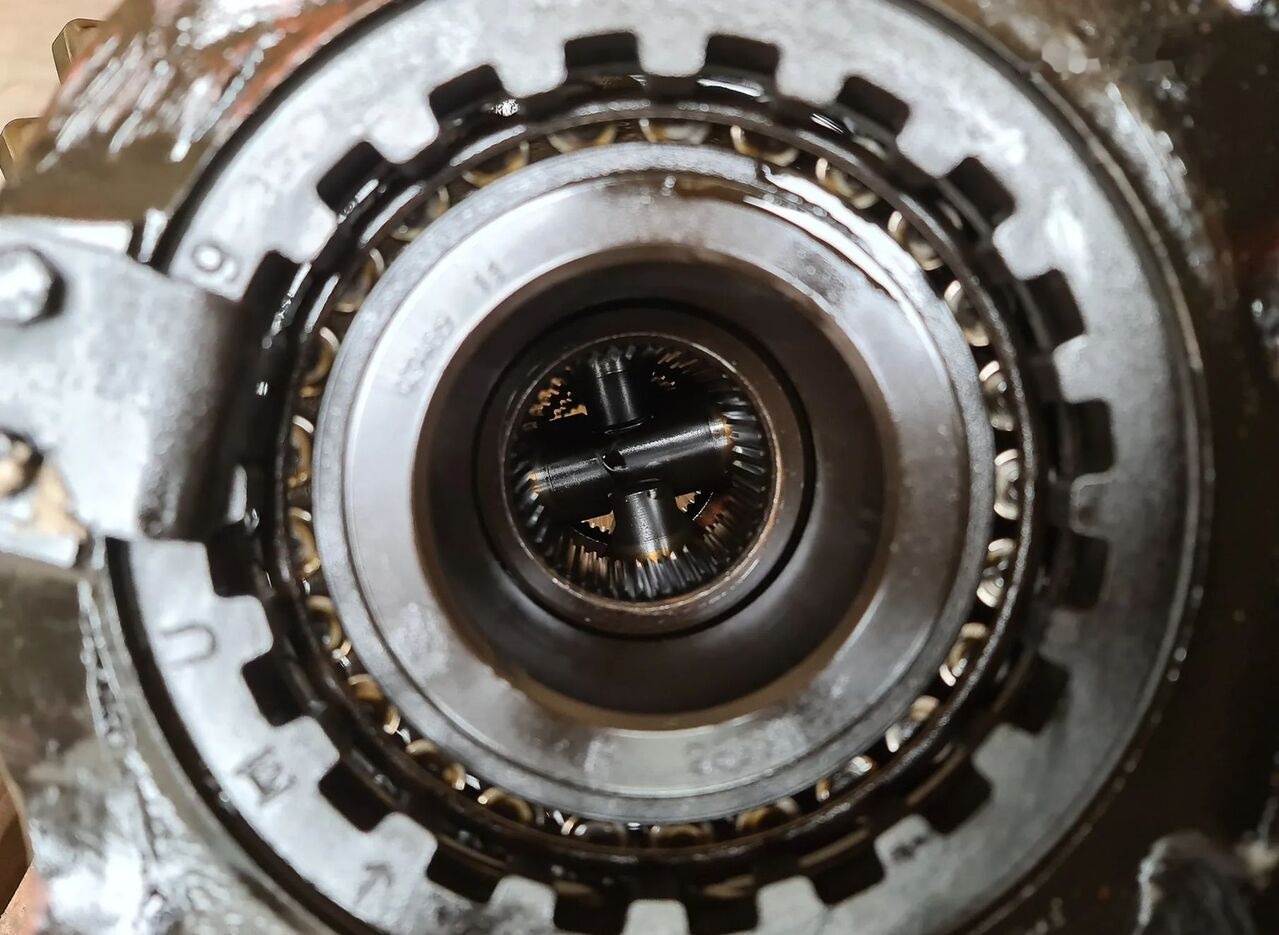 RENAULT VOLVO DIFFERENTIAL DIFF / MS17X RSS1344C 2,64 37/14 / WORLDWIDE DELIVERY - תמסורת עבור משאית: תמונה 4 RENAULT VOLVO DIFFERENTIAL DIFF / MS17X RSS1344C 2,64 37/14 / WORLDWIDE DELIVERY - תמסורת עבור משאית: תמונה 4
