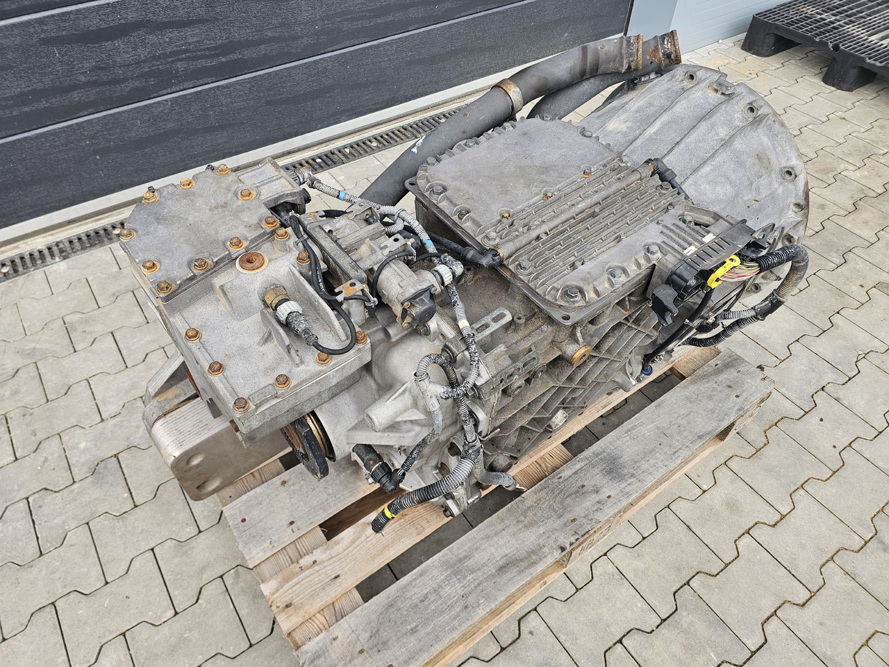 VOLVO FH FM FMX / SPO2812 / RETARDER / CRAWLER / COMPLETE GEARBOX - תיבת הילוכים: תמונה 3 VOLVO FH FM FMX / SPO2812 / RETARDER / CRAWLER / COMPLETE GEARBOX - תיבת הילוכים: תמונה 3