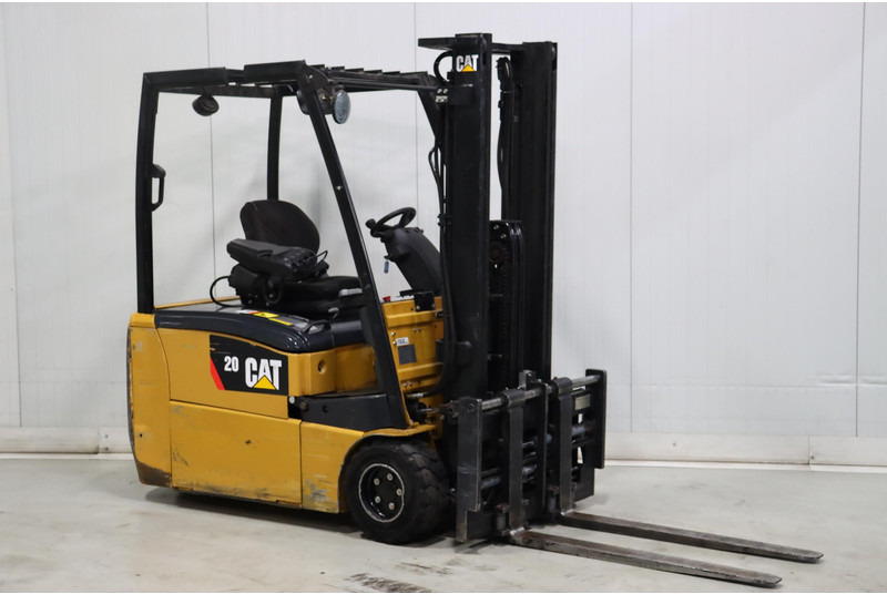 Caterpillar EP20PNT - מלגזה חשמלית: תמונה 1 Caterpillar EP20PNT - מלגזה חשמלית: תמונה 1