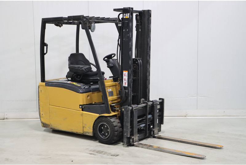 Caterpillar EP20PNT - מלגזה חשמלית: תמונה 1 Caterpillar EP20PNT - מלגזה חשמלית: תמונה 1