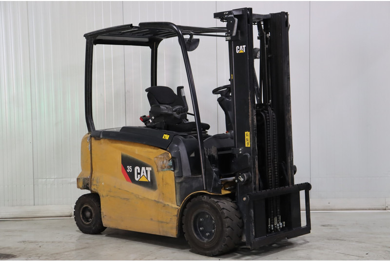 Caterpillar EP35N - מלגזה חשמלית: תמונה 1 Caterpillar EP35N - מלגזה חשמלית: תמונה 1