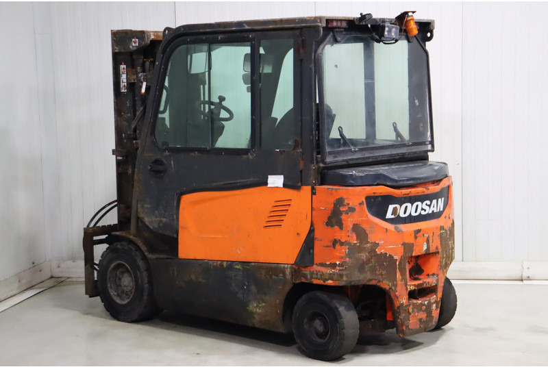 Doosan B35X-7 - מלגזה חשמלית: תמונה 4 Doosan B35X-7 - מלגזה חשמלית: תמונה 4