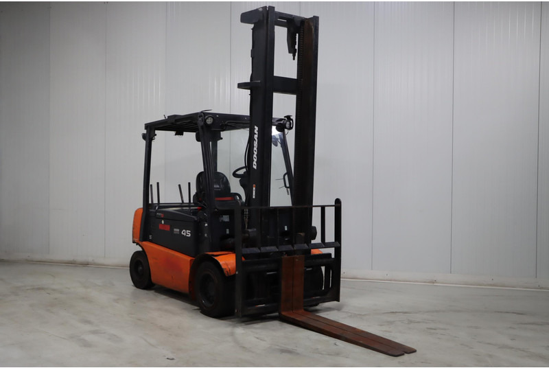 Doosan B45X-5 - מלגזה חשמלית: תמונה 1 Doosan B45X-5 - מלגזה חשמלית: תמונה 1