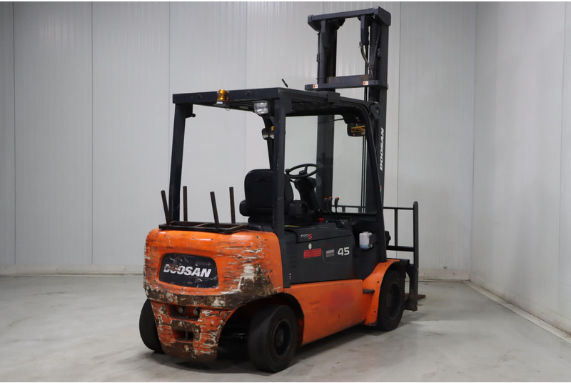Doosan B45X-5 - מלגזה חשמלית: תמונה 2 Doosan B45X-5 - מלגזה חשמלית: תמונה 2