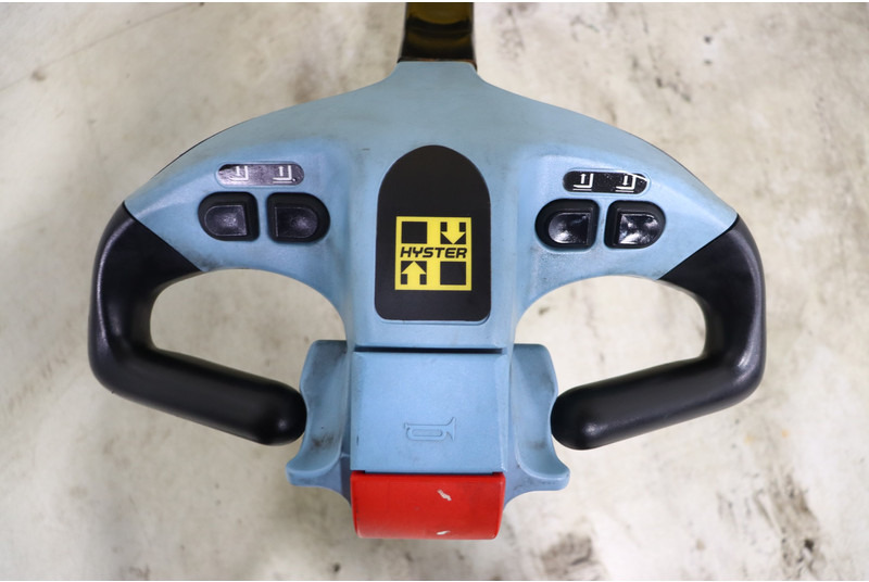 Hyster P1.8AC - משאית משטחים: תמונה 2 Hyster P1.8AC - משאית משטחים: תמונה 2