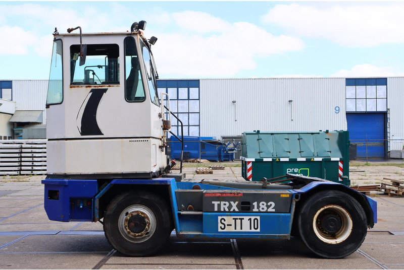 Kalmar TRX182A - טרקטור מסוף: תמונה 4 Kalmar TRX182A - טרקטור מסוף: תמונה 4