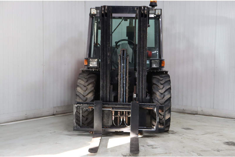 Manitou MH25-4T Buggie - מלגזת סולר: תמונה 3 Manitou MH25-4T Buggie - מלגזת סולר: תמונה 3