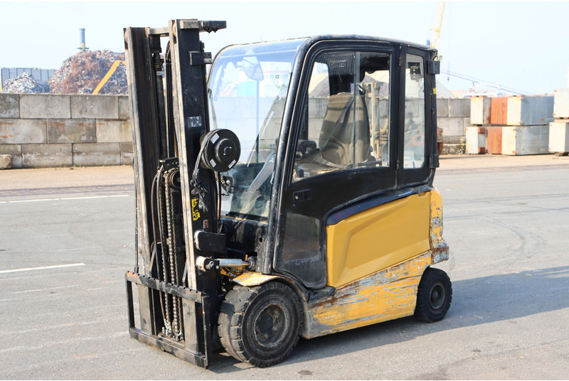 Mitsubishi FB35N - מלגזה חשמלית: תמונה 4 Mitsubishi FB35N - מלגזה חשמלית: תמונה 4