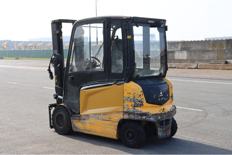 Mitsubishi FB35N - מלגזה חשמלית: תמונה 5 Mitsubishi FB35N - מלגזה חשמלית: תמונה 5