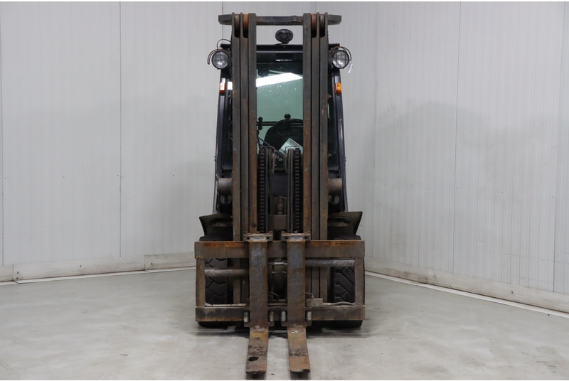 Nissan FGD02A30Q - מלגזת סולר: תמונה 3 Nissan FGD02A30Q - מלגזת סולר: תמונה 3