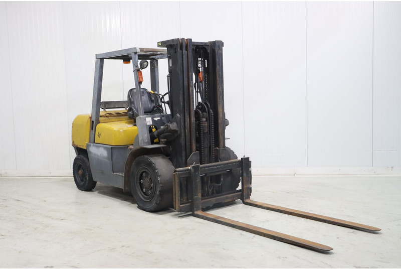 TCM FD40T2 - מלגזת סולר: תמונה 1 TCM FD40T2 - מלגזת סולר: תמונה 1