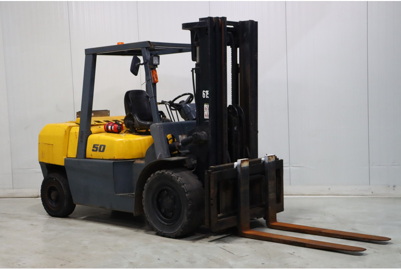 TCM FD50T2 - מלגזת סולר: תמונה 1 TCM FD50T2 - מלגזת סולר: תמונה 1