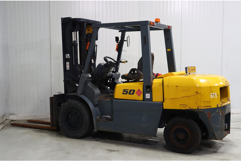 TCM FD50T2 - מלגזת סולר: תמונה 5 TCM FD50T2 - מלגזת סולר: תמונה 5