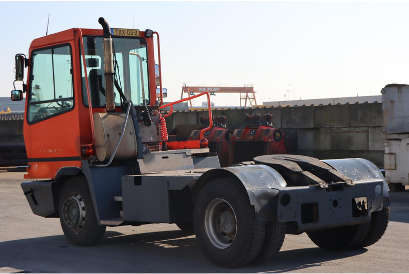 Terberg YT182 - טרקטור מסוף: תמונה 5 Terberg YT182 - טרקטור מסוף: תמונה 5