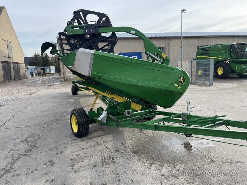 John Deere 735 PremiumFlow - ראש תבואה: תמונה 1 John Deere 735 PremiumFlow - ראש תבואה: תמונה 1