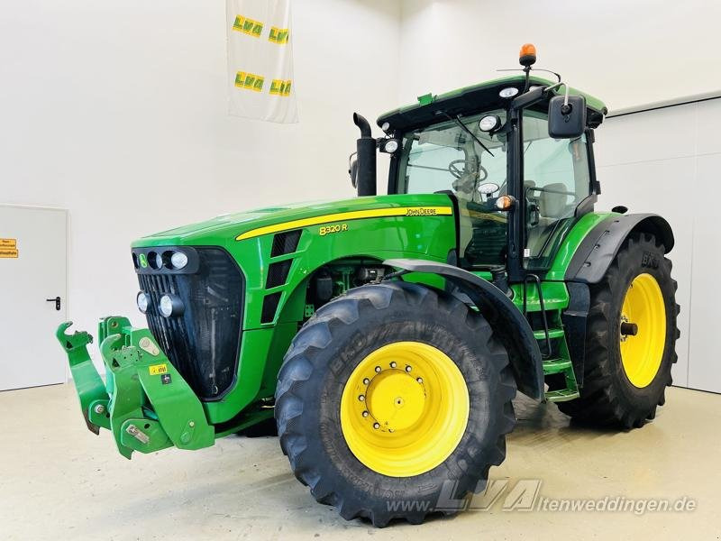 John Deere 8320R - טרקטור חקלאי: תמונה 1 John Deere 8320R - טרקטור חקלאי: תמונה 1