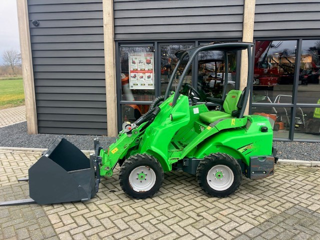 AVANT 420 loader - מעמיס קומפקטי: תמונה 3 AVANT 420 loader - מעמיס קומפקטי: תמונה 3