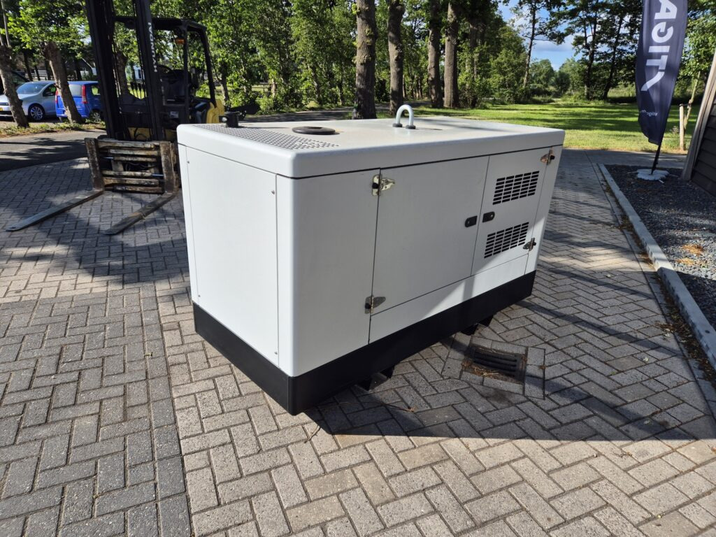 BRINKMAN & NIEMEIJER diesel generator - ערכת גנרטורים: תמונה 1 BRINKMAN & NIEMEIJER diesel generator - ערכת גנרטורים: תמונה 1