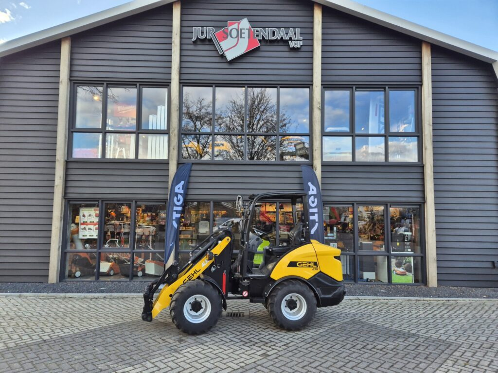 GEHL AL 330 miniloader - מעמיס קומפקטי: תמונה 1 GEHL AL 330 miniloader - מעמיס קומפקטי: תמונה 1